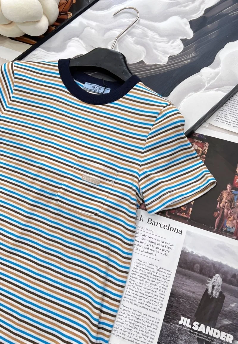 Trendsetting Prada T-Shirts 165734