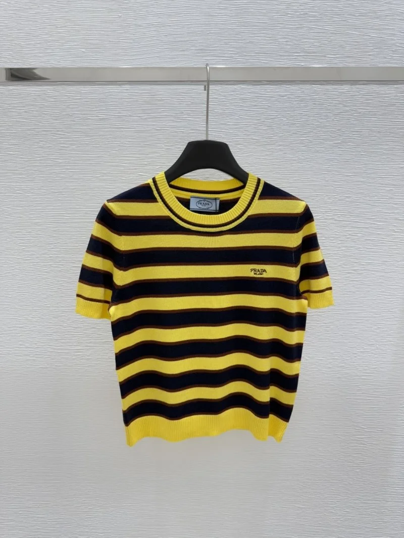 Prada T-Shirts Snug 165732
