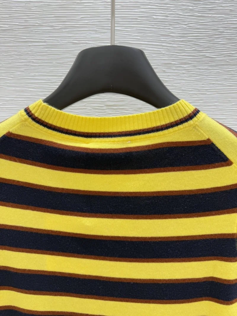 Prada T-Shirts Snug 165732