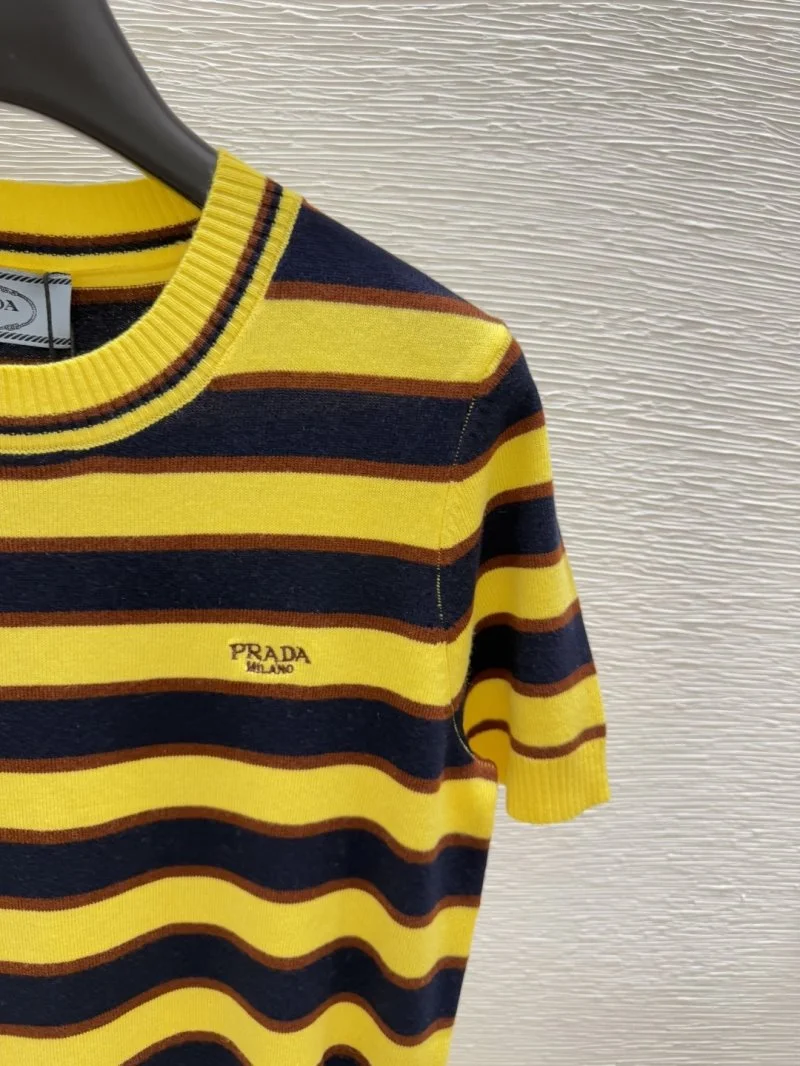 Prada T-Shirts Snug 165732