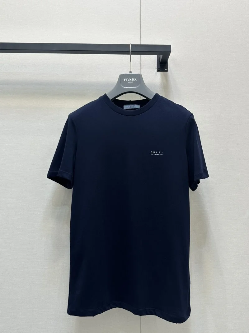 Trendsetting Prada T-Shirts 165657