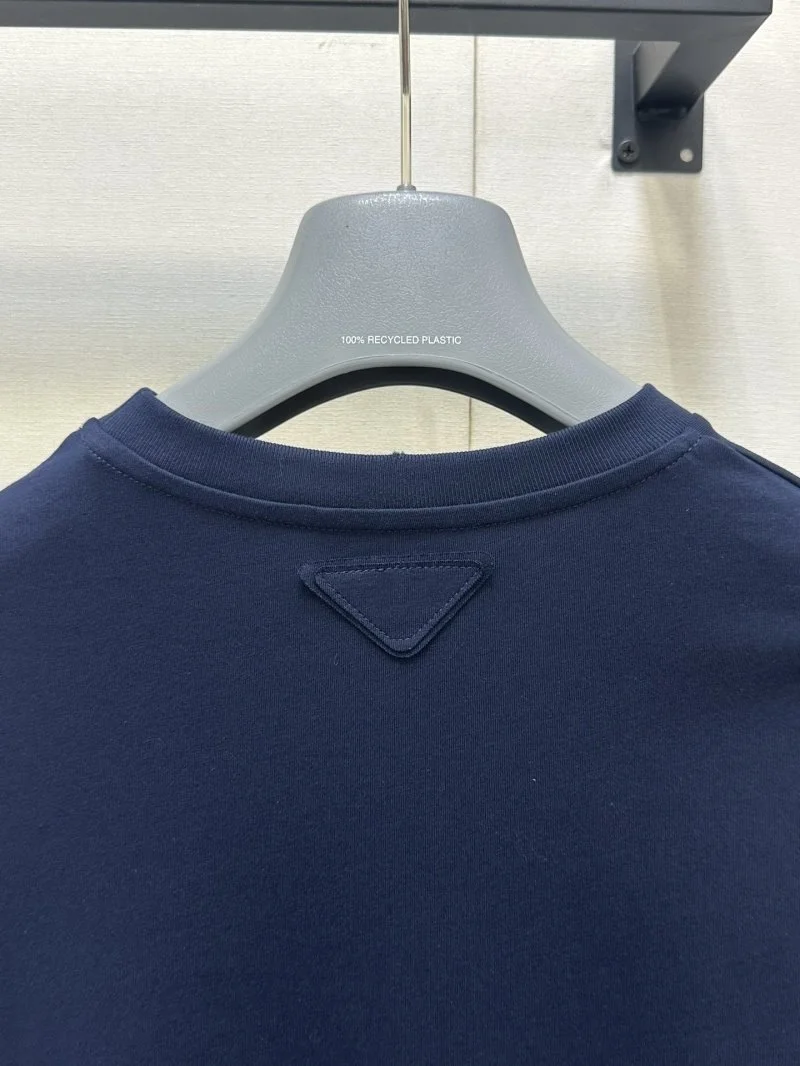 Trendsetting Prada T-Shirts 165657