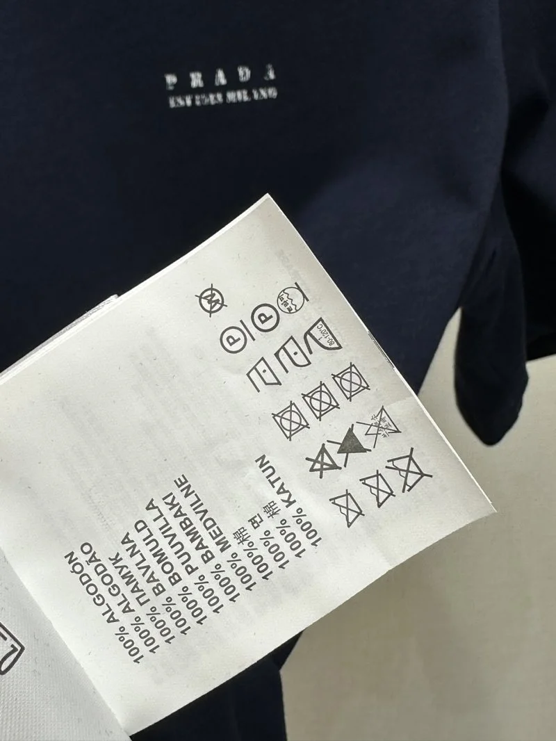Trendsetting Prada T-Shirts 165657