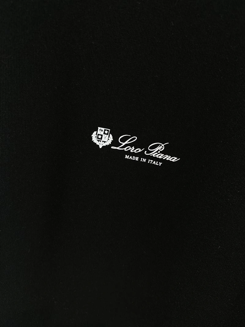 Elegant Prada T-Shirts 169351