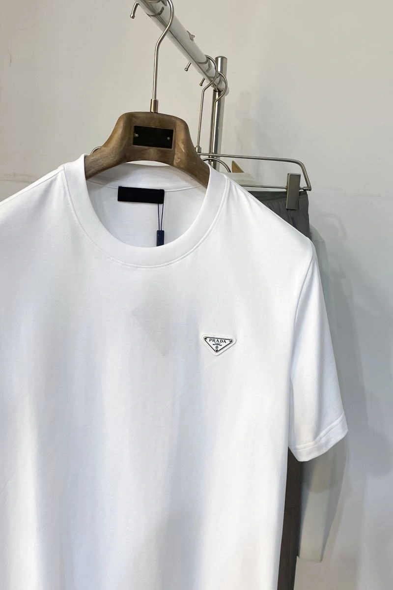 Prada T-Shirts Comfortable 169354