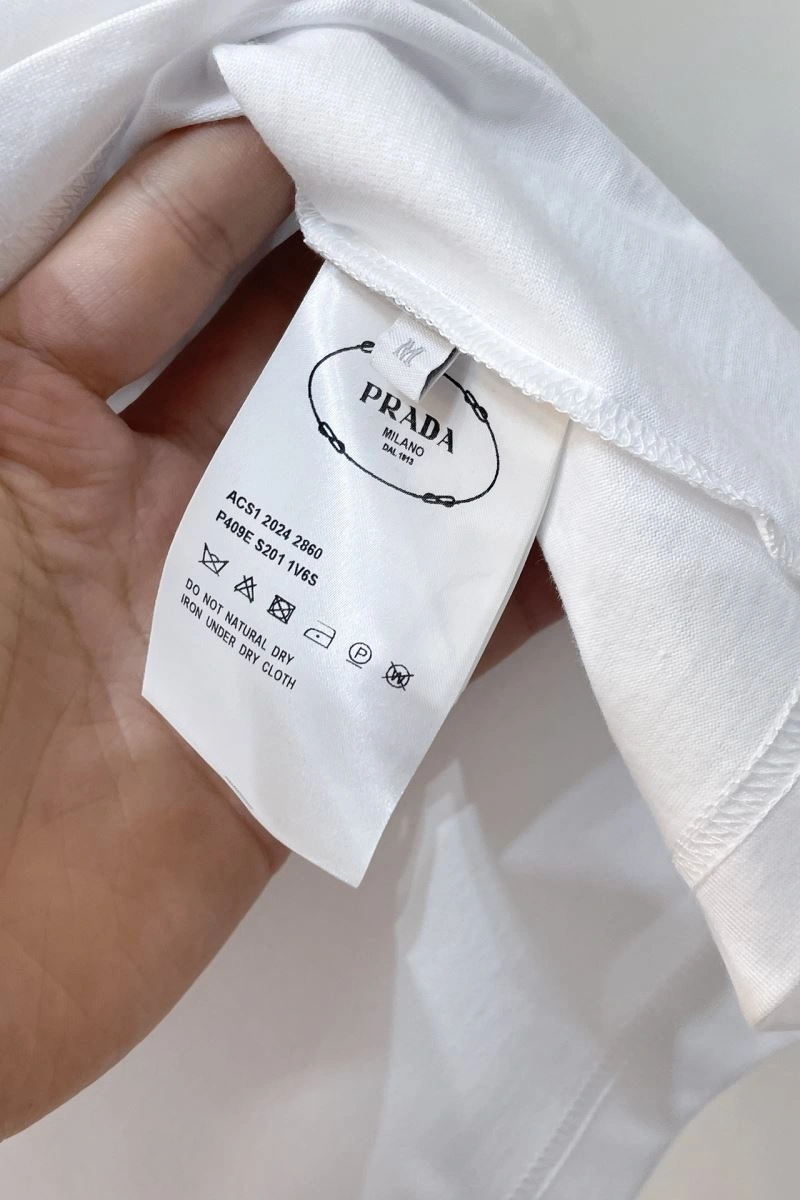 Prada T-Shirts Comfortable 169354
