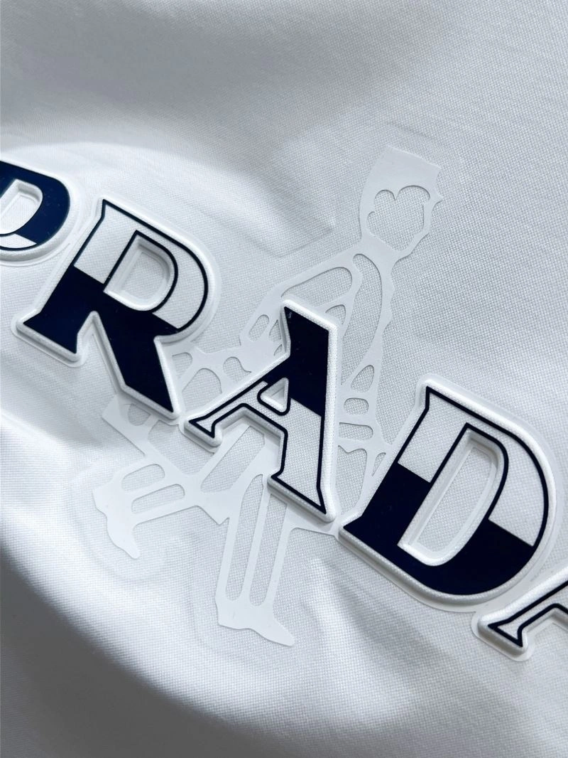Prada T-Shirts Chic 169324