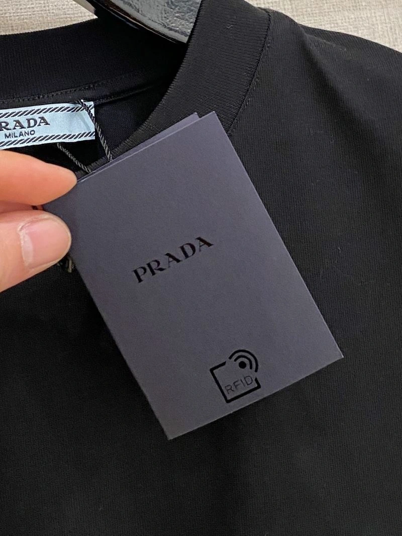Comfortable Prada T-Shirts 169331