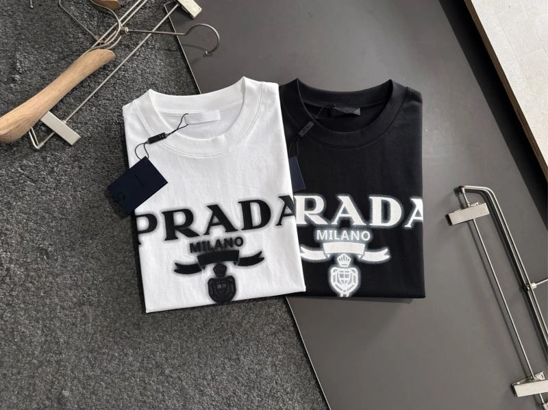 Snug Prada T-Shirts 169327