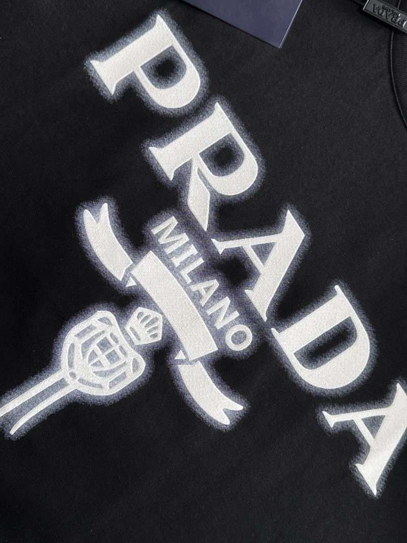 Snug Prada T-Shirts 169327