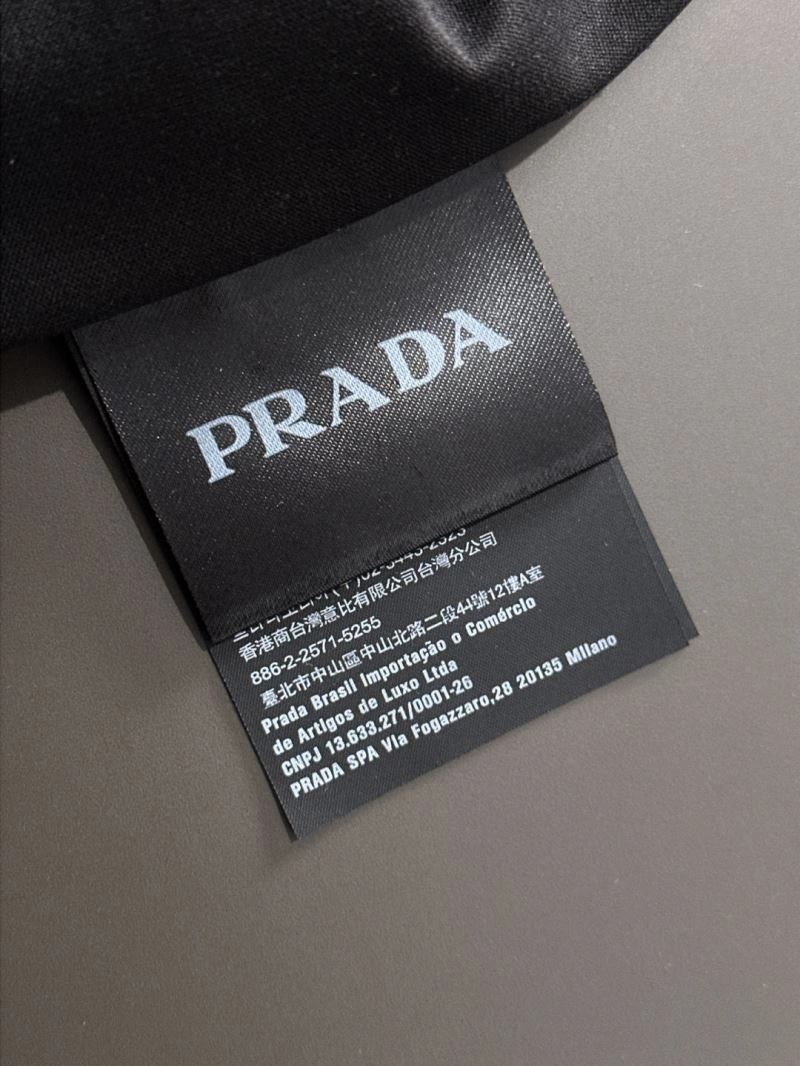 Snug Prada T-Shirts 169327