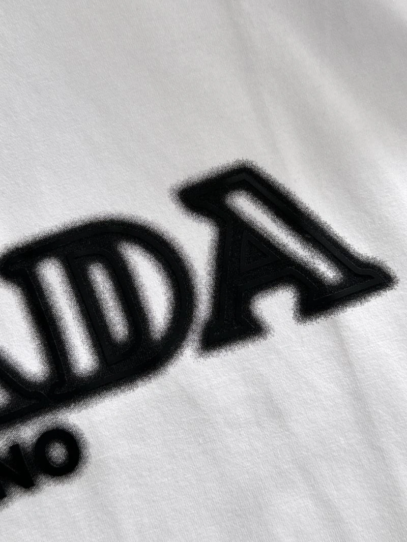 Prada T-Shirts Breathable 169316