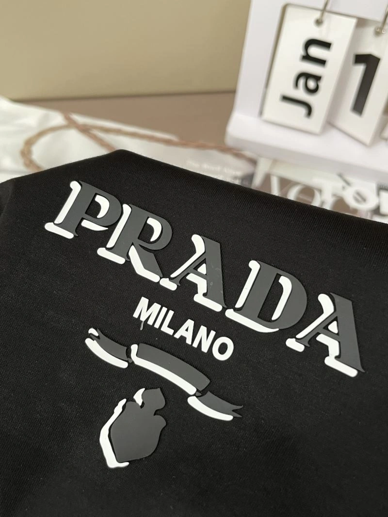 Prada T-Shirts Comfortable 169293