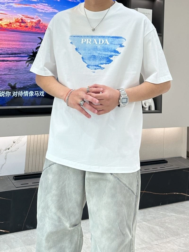 Prada T-Shirts Snug 169320