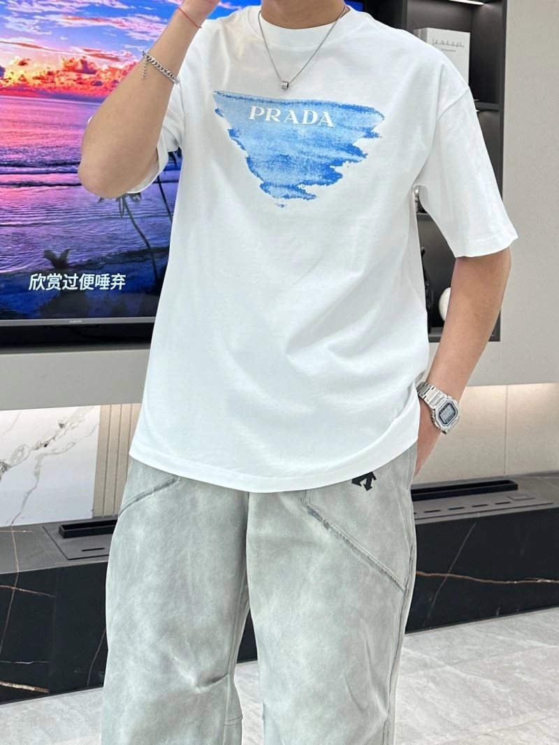 Prada T-Shirts Snug 169320