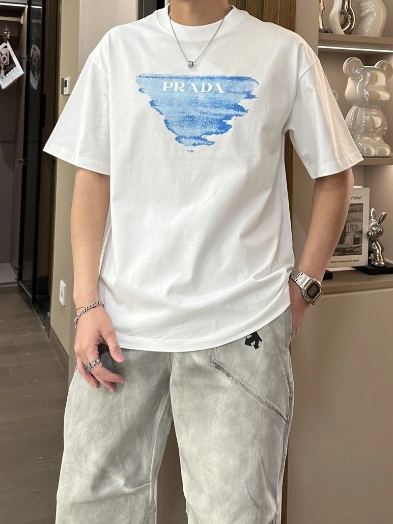Prada T-Shirts Snug 169320