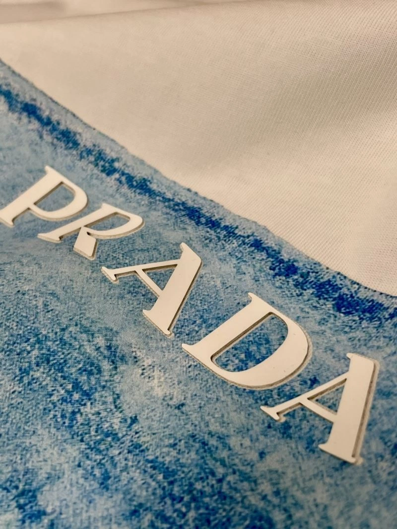 Prada T-Shirts Snug 169320