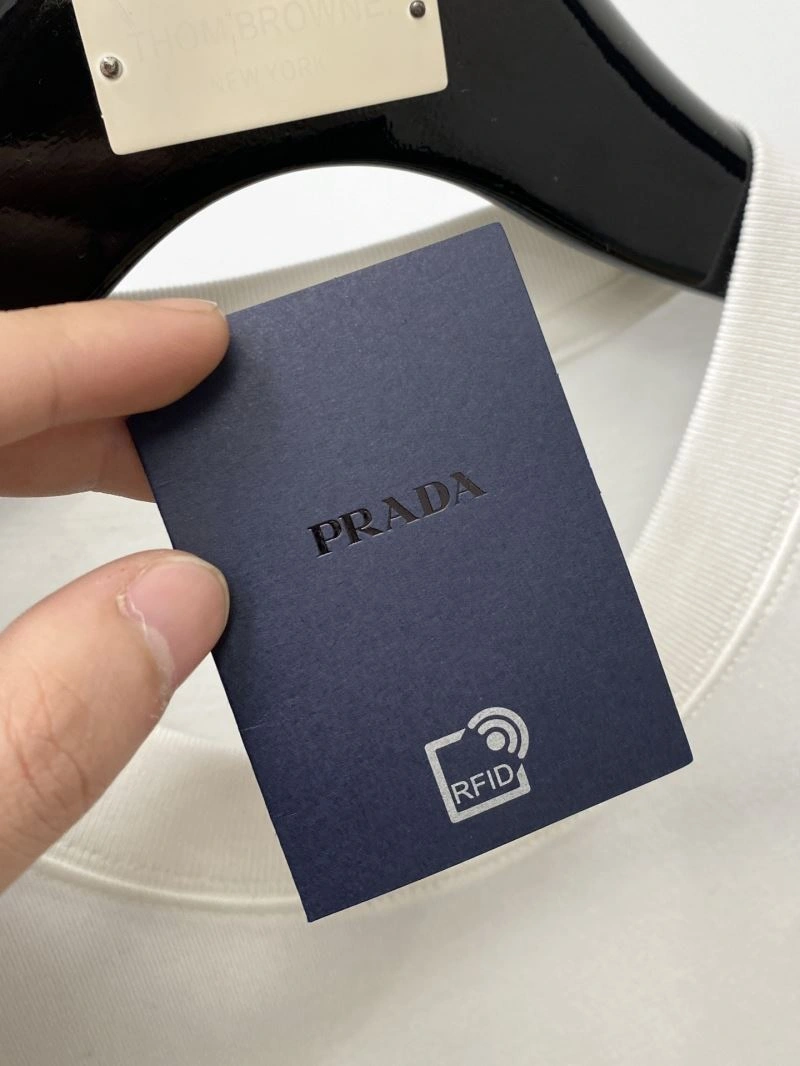 Trendsetting Prada T-Shirts 169296