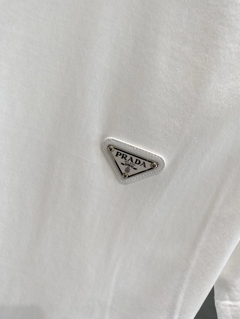 Prada T-Shirts Neat 169279