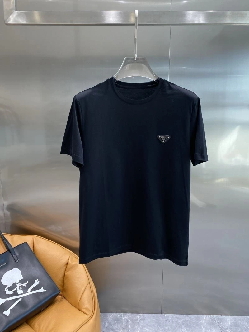 Prada T-Shirts Sleek 169264