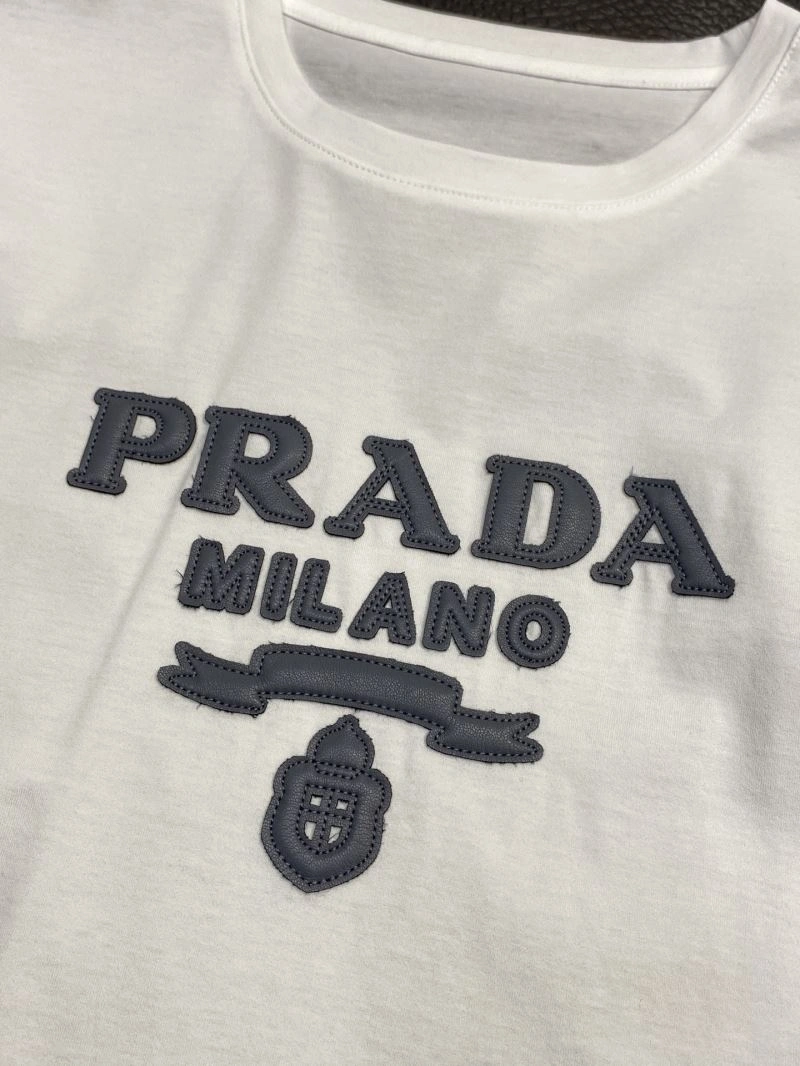 Prada T-Shirts Chic 169330