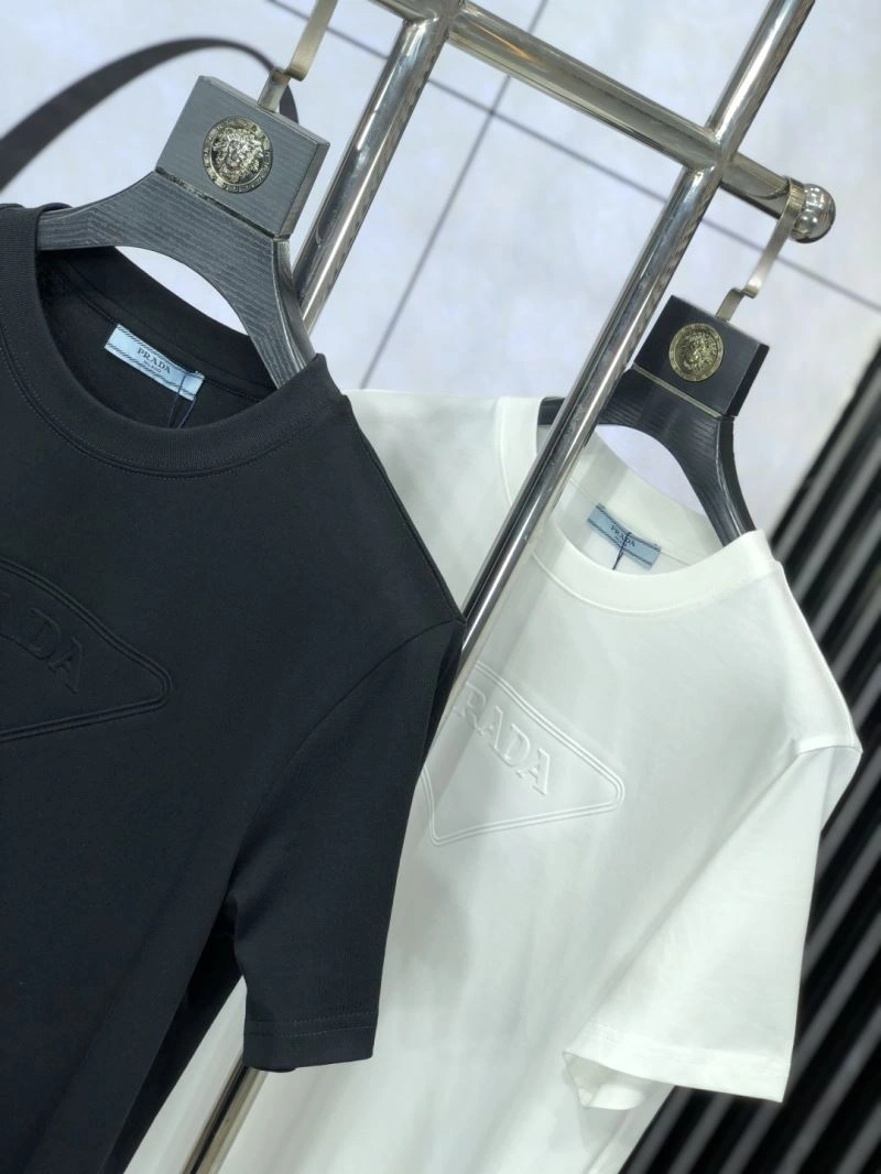 Classic Prada T-Shirts 169255