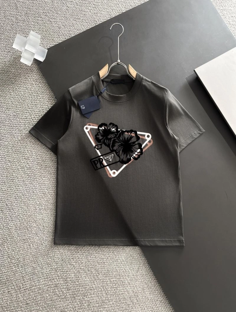 Classic Prada T-Shirts 169283