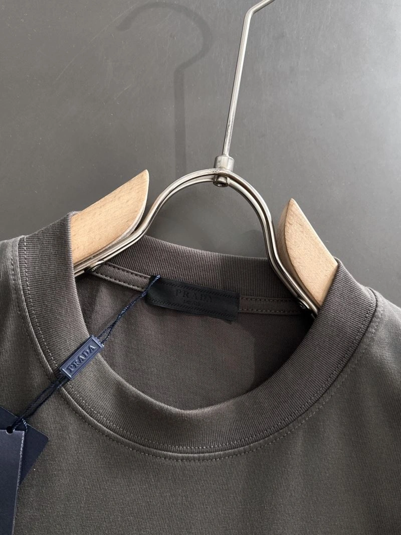 Classic Prada T-Shirts 169283