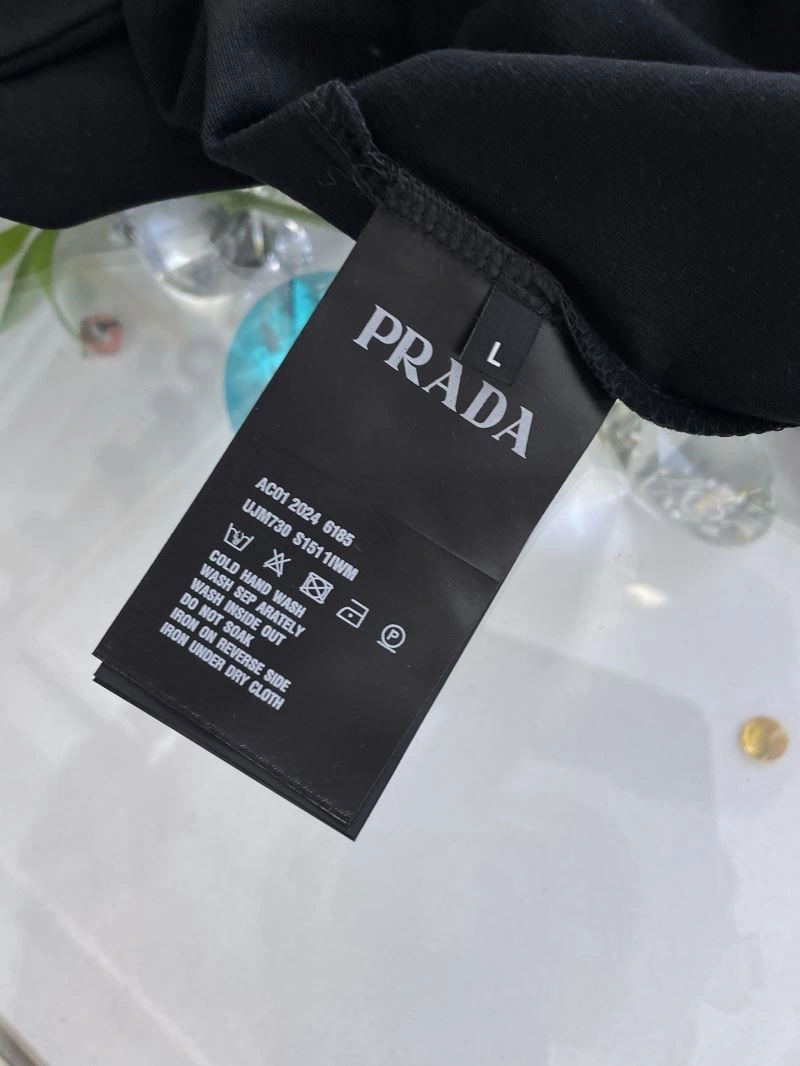 Prada T-Shirts Chic 169229