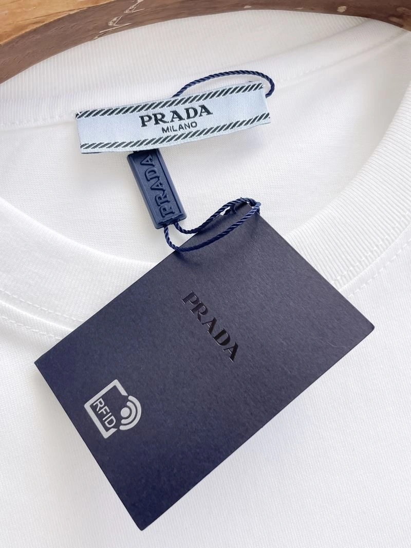 Flexible Prada T-Shirts 169348