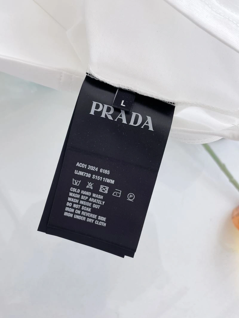 Flexible Prada T-Shirts 169348