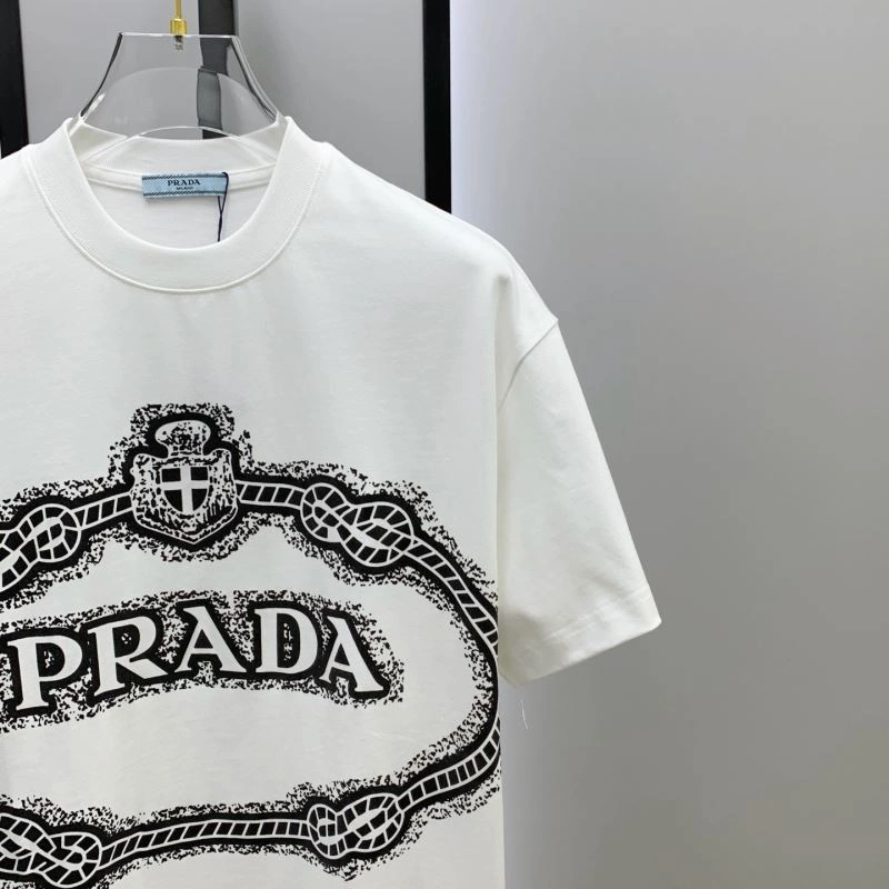 Snug Prada T-Shirts 169236