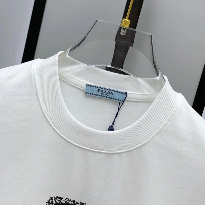 Snug Prada T-Shirts 169236