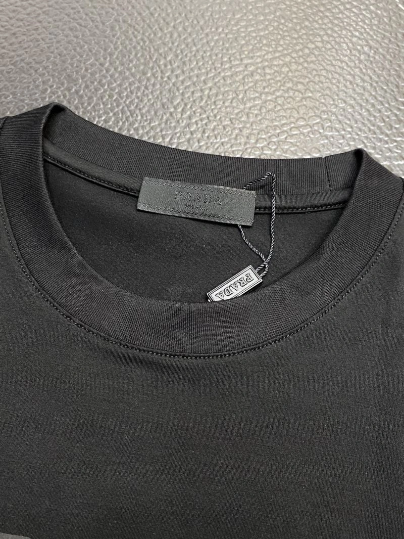 Elegant Prada T-Shirts 169238