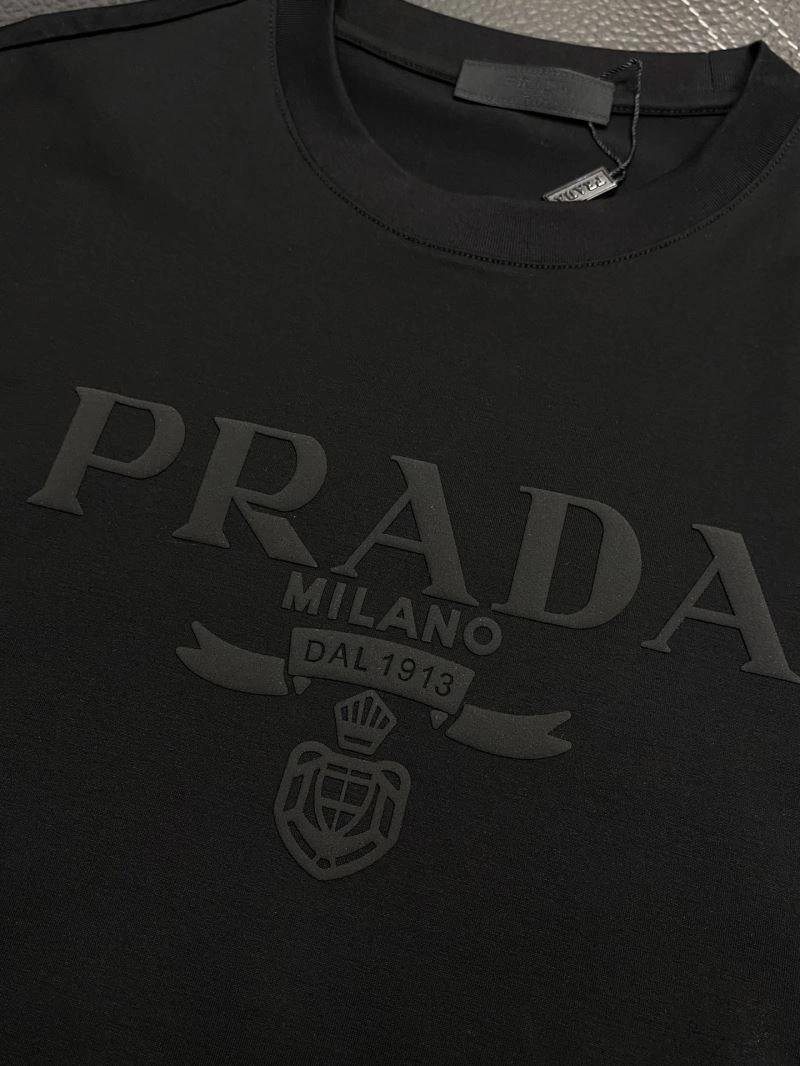 Elegant Prada T-Shirts 169238