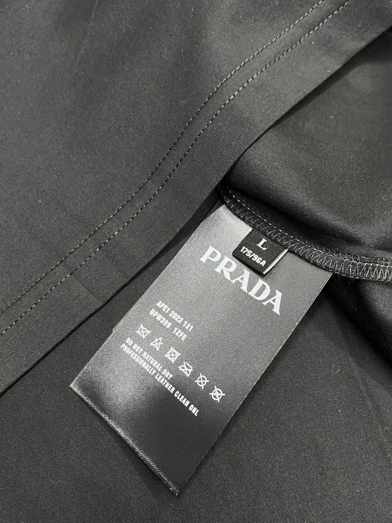 Elegant Prada T-Shirts 169238