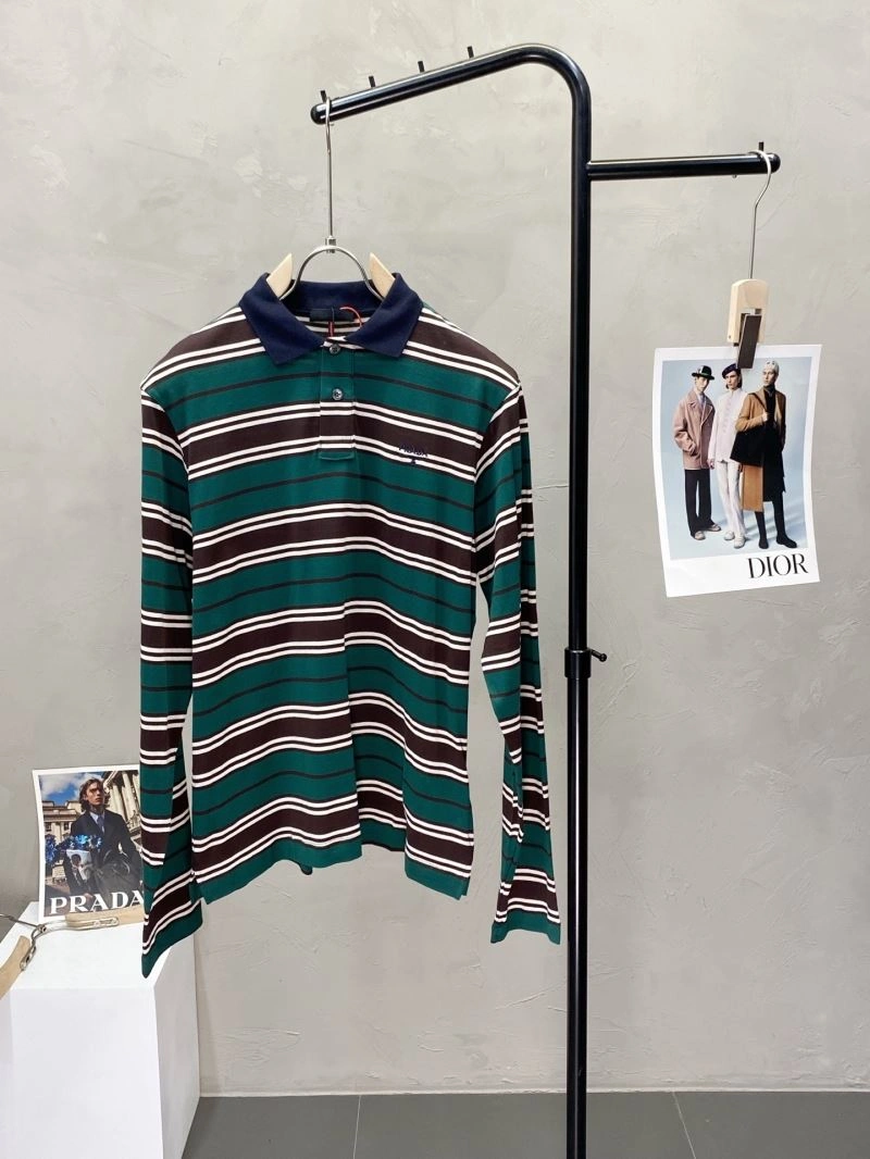 Prada T-Shirts Sleek 169233