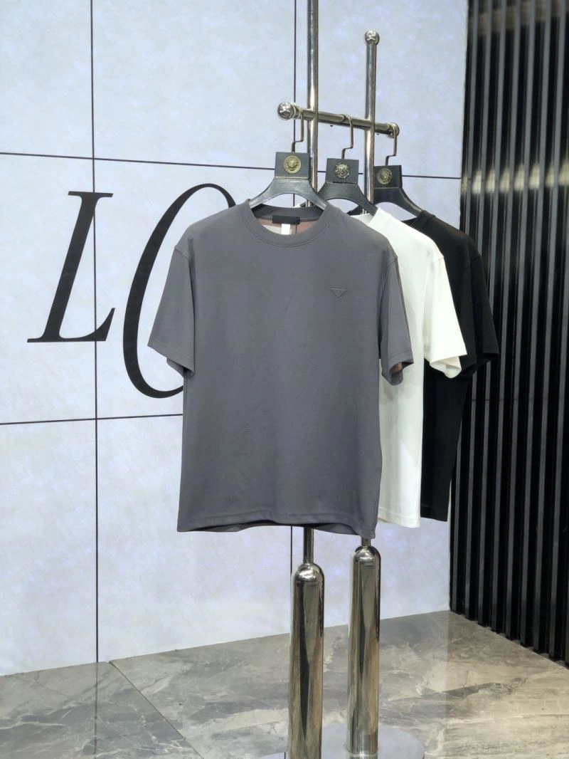 Compact Prada T-Shirts 169216