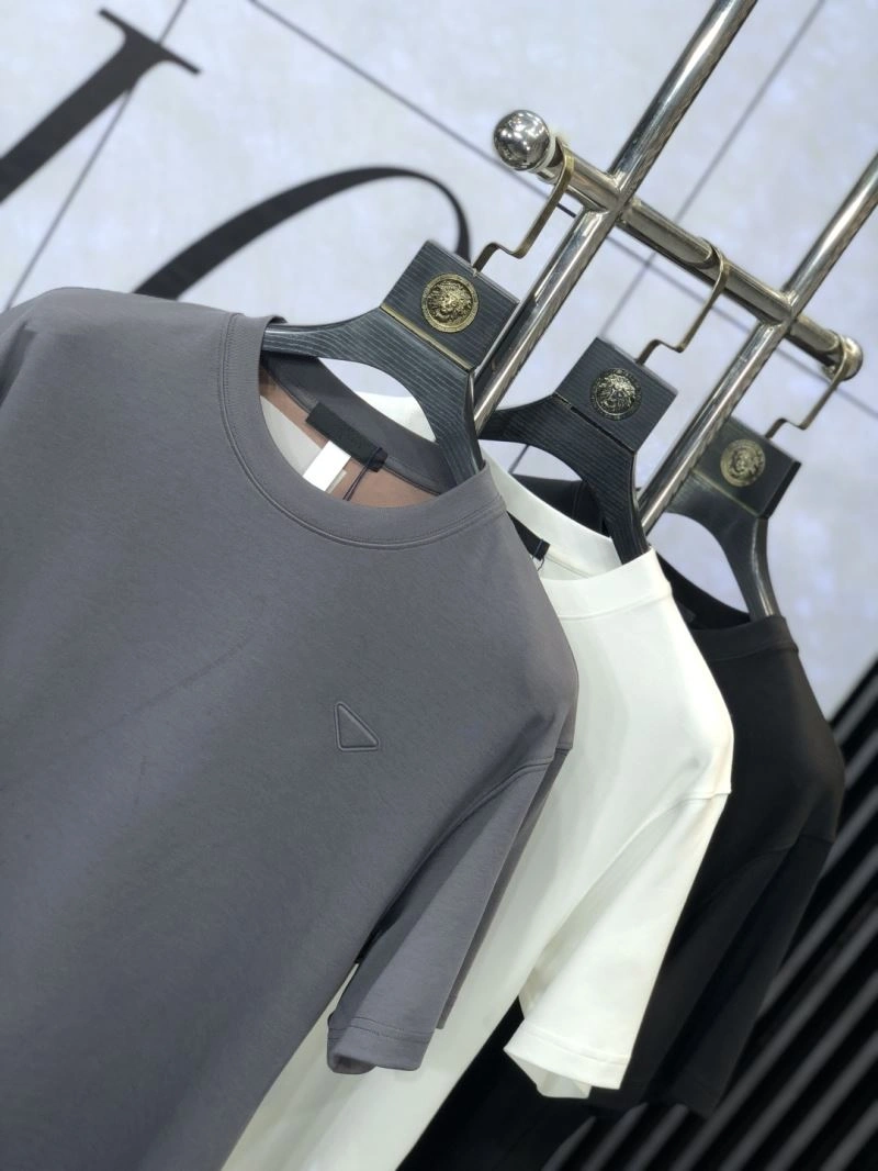 Compact Prada T-Shirts 169216