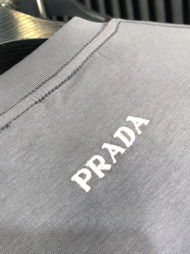 Compact Prada T-Shirts 169216