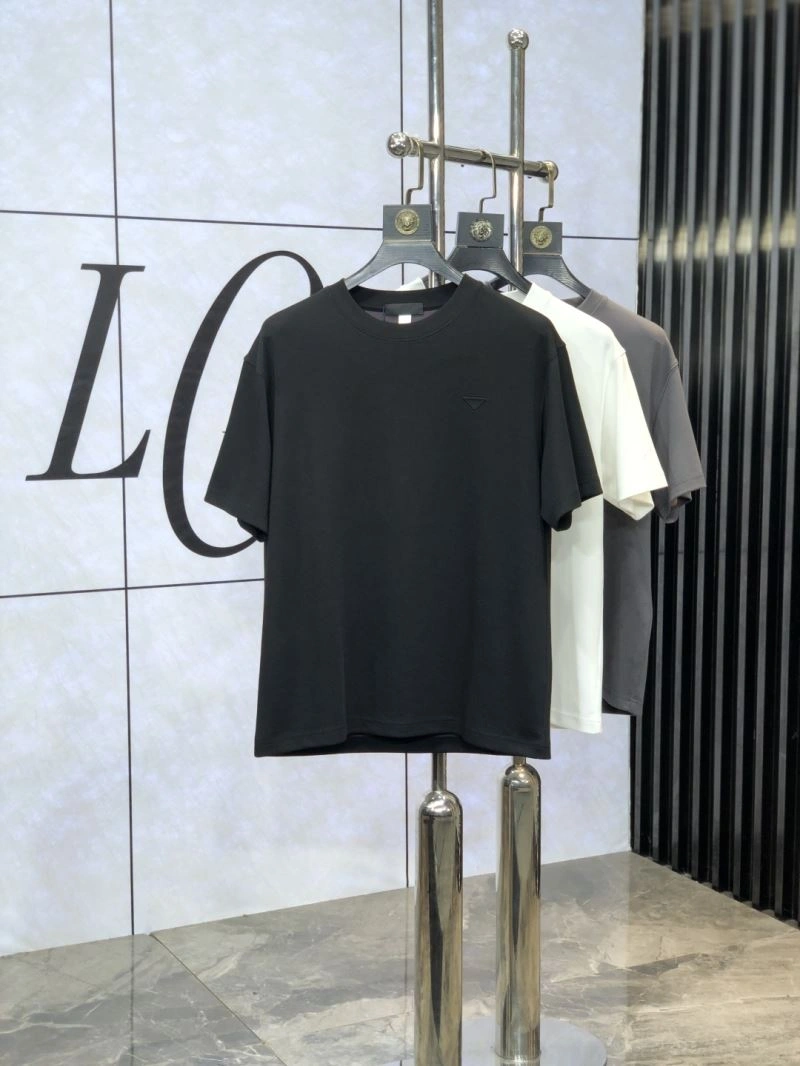 ComfortFit Prada T-Shirts 169215