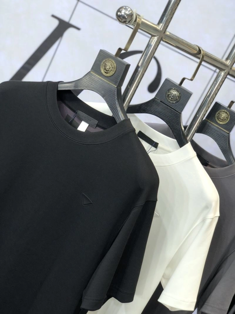 ComfortFit Prada T-Shirts 169215