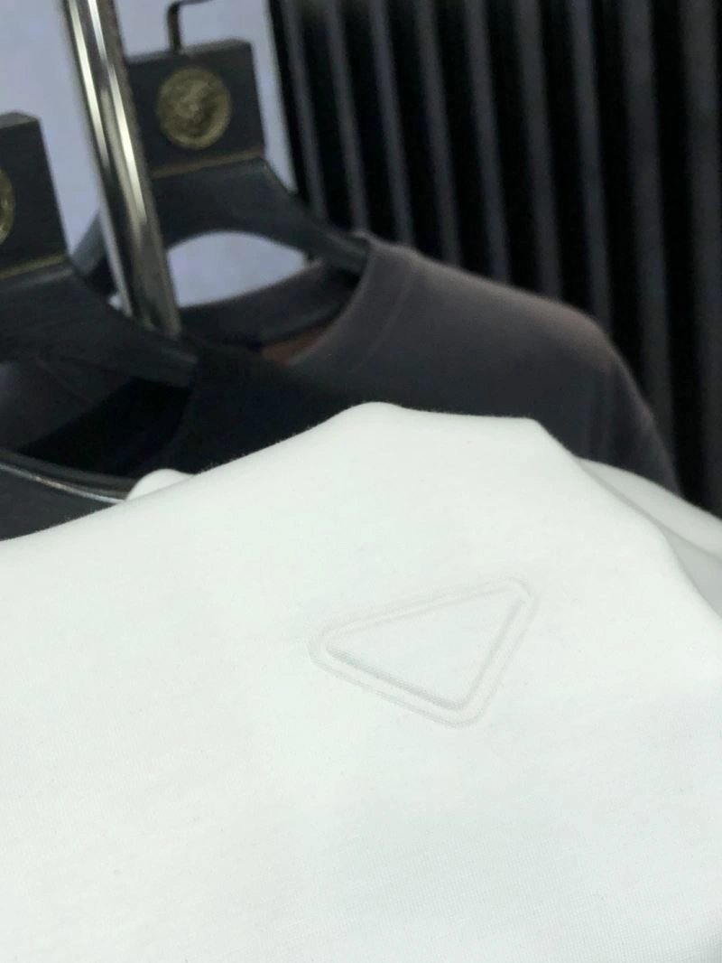 Sophisticated Prada T-Shirts 169213