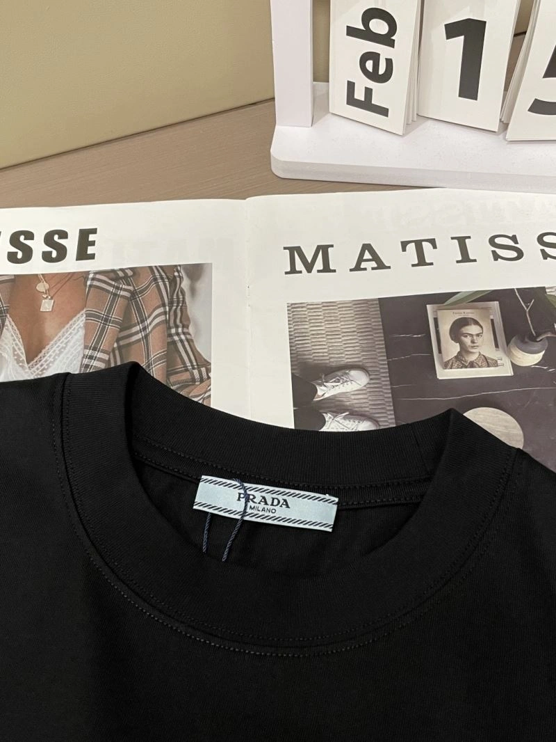 ModernLook Prada T-Shirts 169204