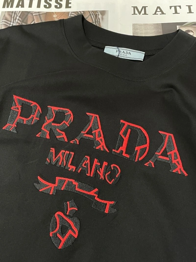 ModernLook Prada T-Shirts 169204