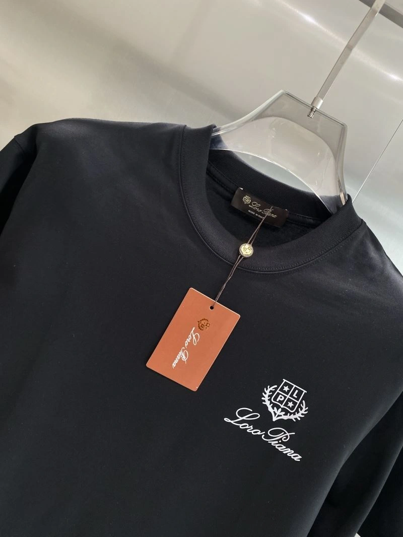 Elegant Prada T-Shirts 169173