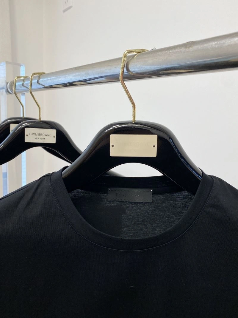 Sophisticated Prada T-Shirts 169168