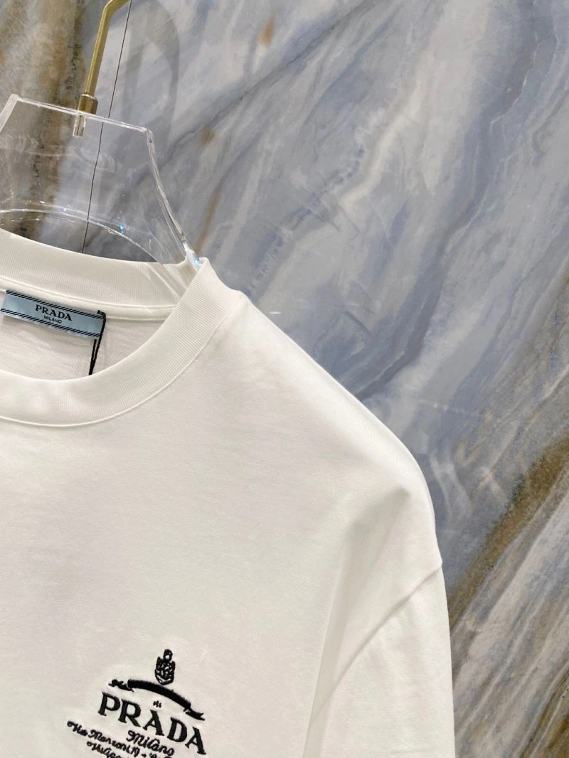 ComfortFit Prada T-Shirts 169189