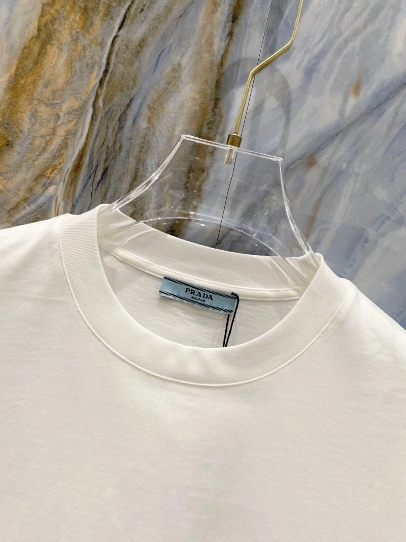 ComfortFit Prada T-Shirts 169189
