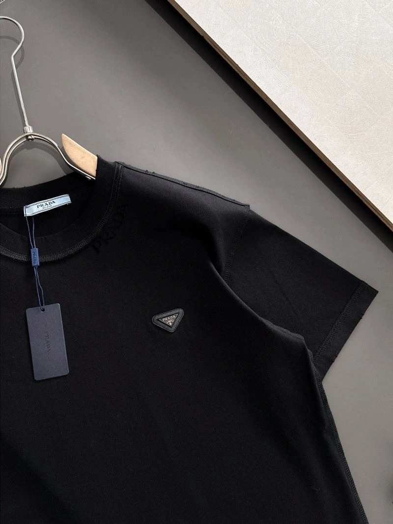 Trendy Prada T-Shirts 169158